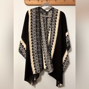 Forever21 black and cream floral kimono